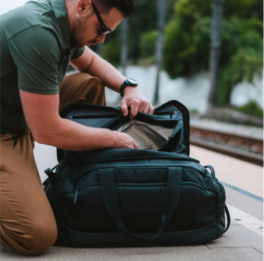 OffGrid Faraday Duffel Bag (33.5L) - Black