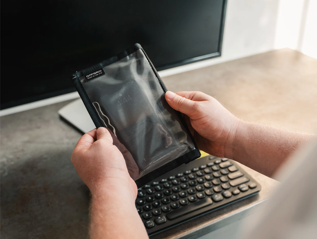 Offgrid Utility Faraday Mobile Sleeve with Small Window